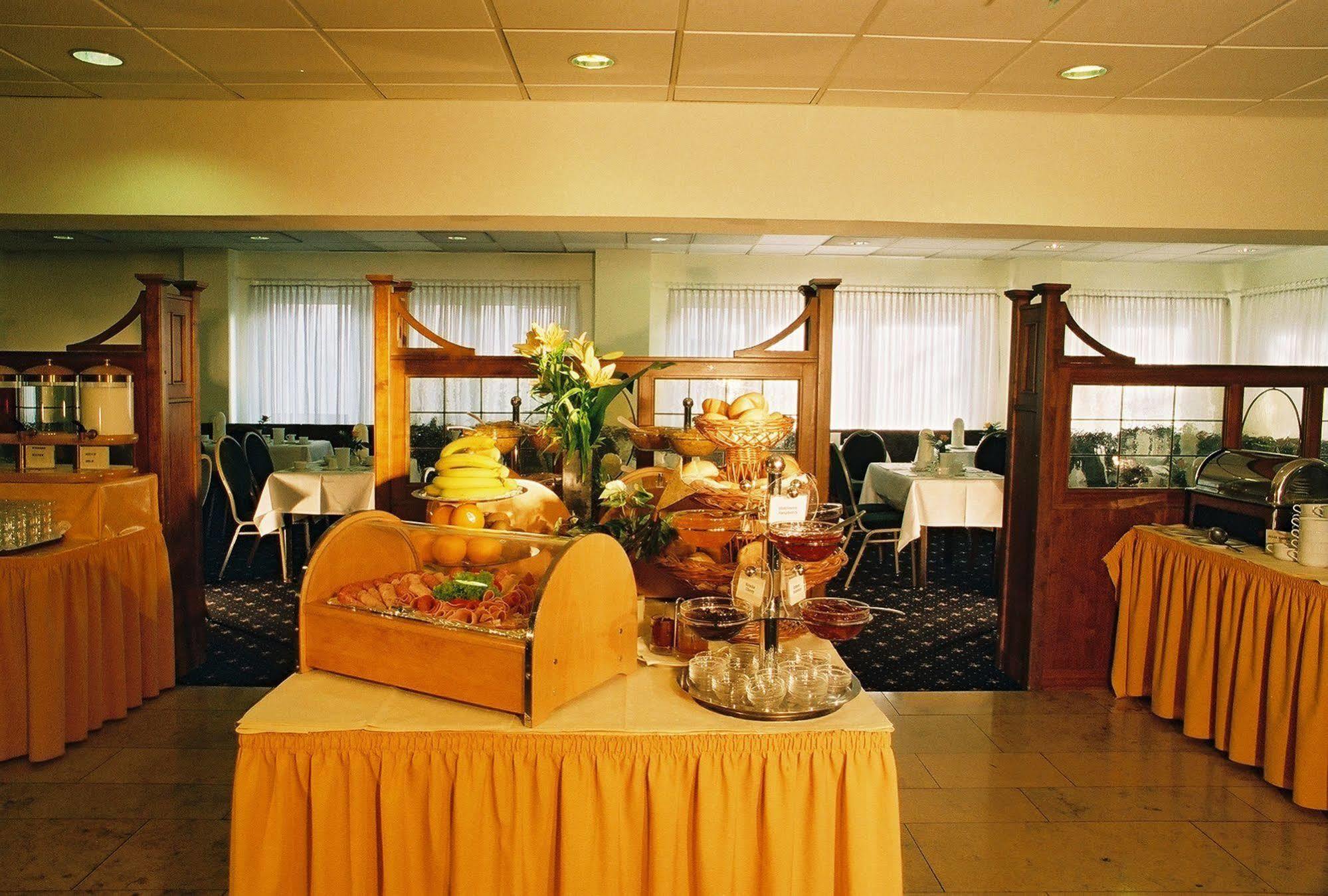 Hotel Excelsior - Central Station Frankfurt am Main Restaurant photo